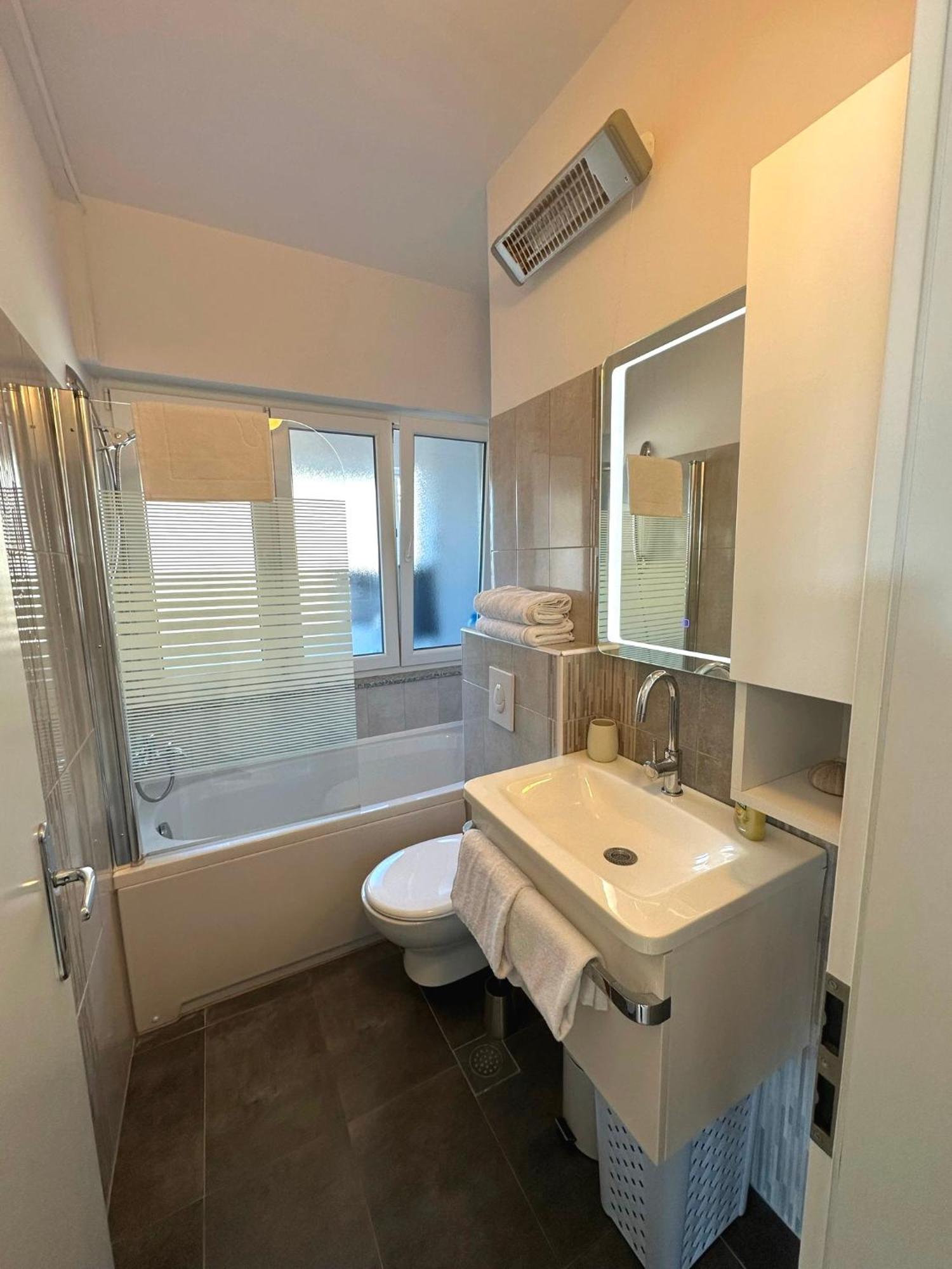זאדאר Spacious 3Bdr App In Center "Sunny Bayside" מראה חיצוני תמונה