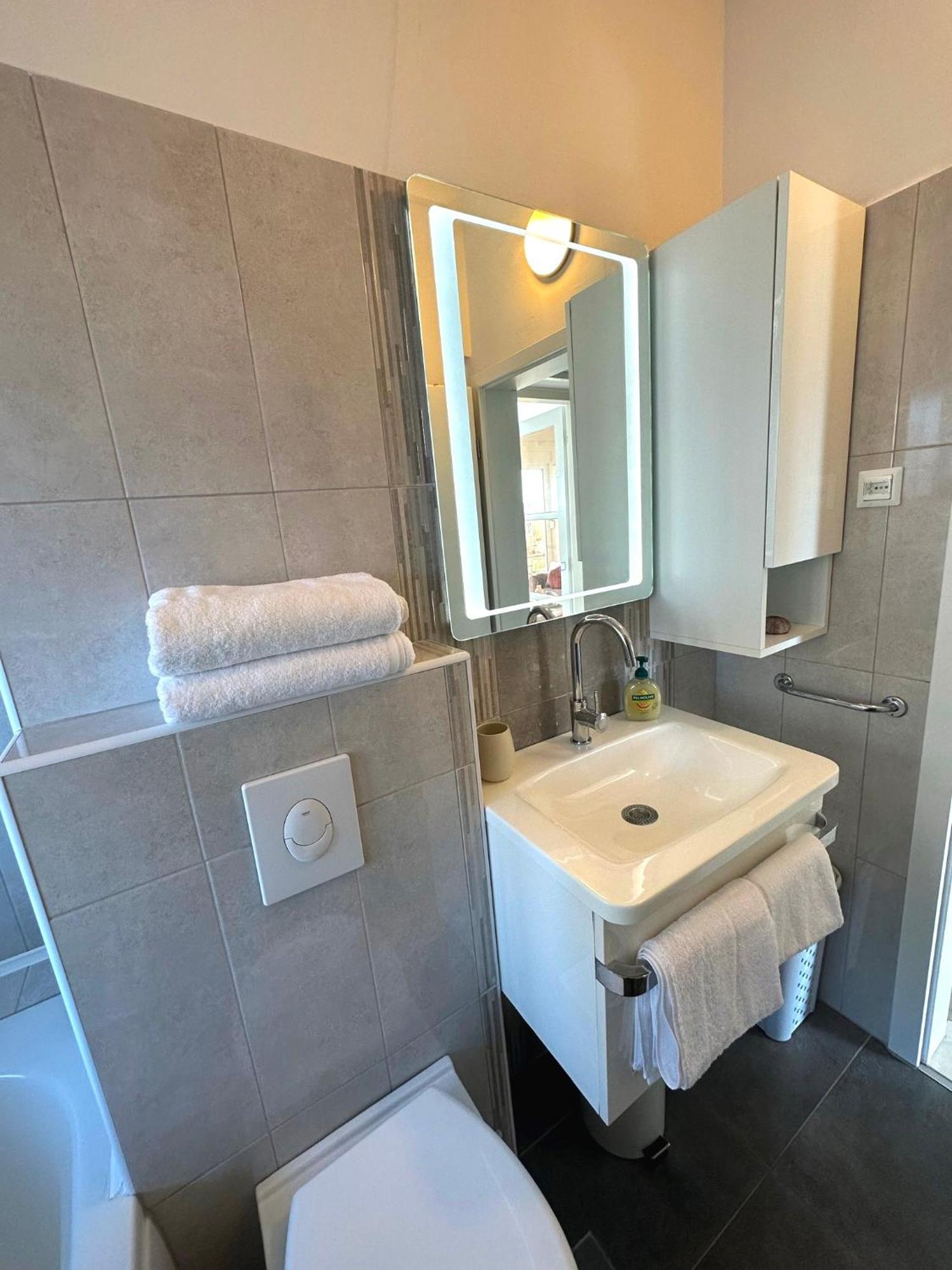 זאדאר Spacious 3Bdr App In Center "Sunny Bayside" מראה חיצוני תמונה